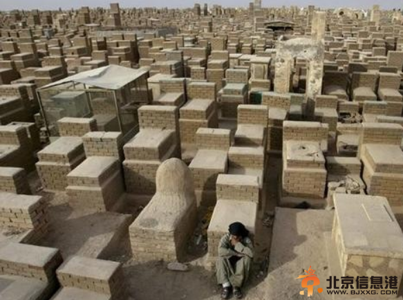 世界上最大墓地一眼看不到边际 埋葬人数达到500万比挪威人口还多