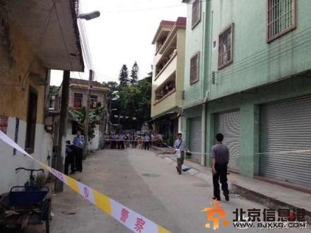 案发现场已经拉起了警戒线