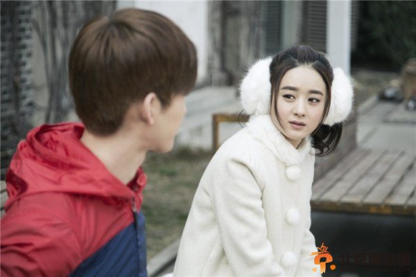 “呆萌小吃货”赵丽颖俘获观众 与陈晓公开恋情网晒亲热大头照【组图】 