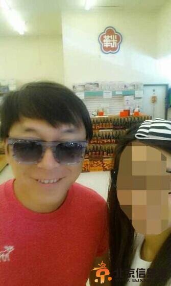 黄渤妻子在美待产 因不符合“单独”政策选择国外