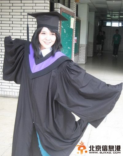 郭采洁大学毕业照曝光 霸气女王顾里秒变清新女神