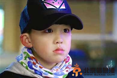 爱情公寓朱佳煜的亲生父母照片