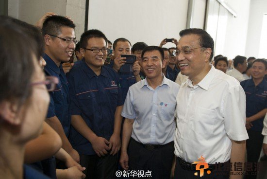 李克强山东考察：关心进城农民落户 掰手指细数城镇化好处