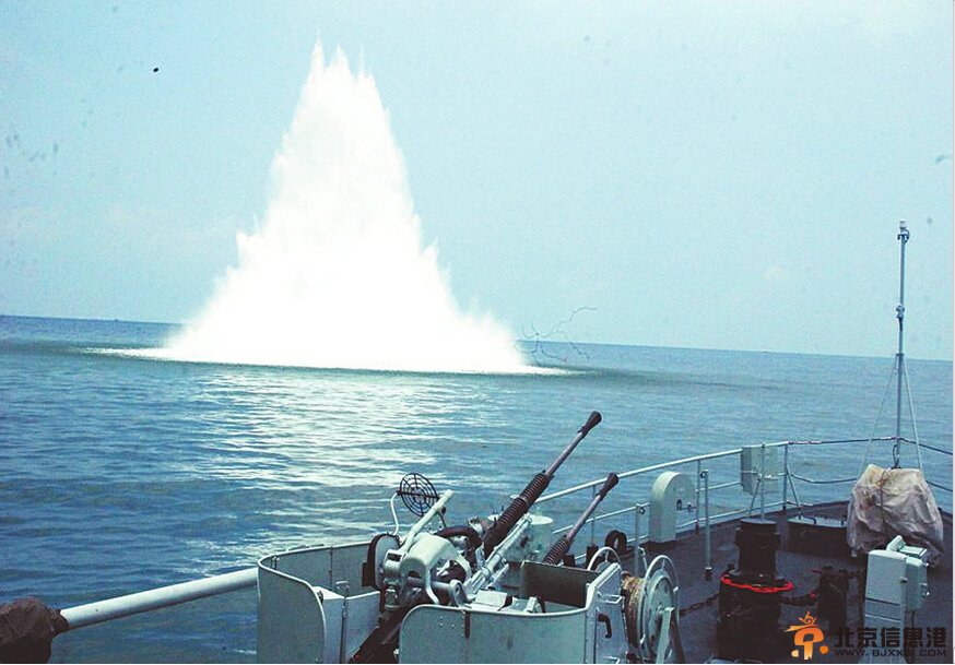 我海军首次在南海组织舰艇编队实扫战雷研练