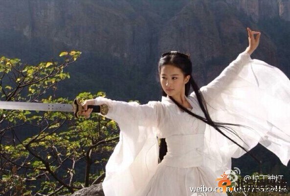 刘亦菲穿蕾丝现身机场尽显高贵伍媚 刘亦菲素颜照大汇总