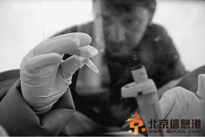 西非疫情肆虐729人死亡 埃博拉病毒复活可产生“活死人”