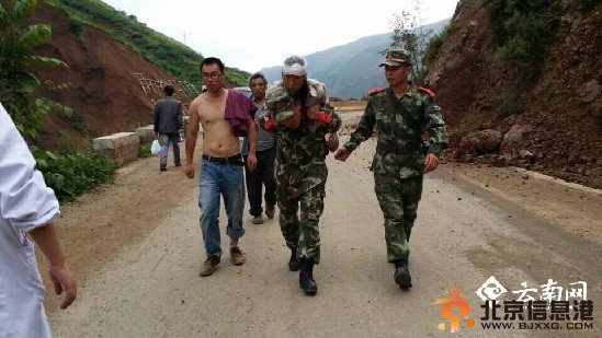 云南地震：分秒必争与时间赛跑 托举生命的希望