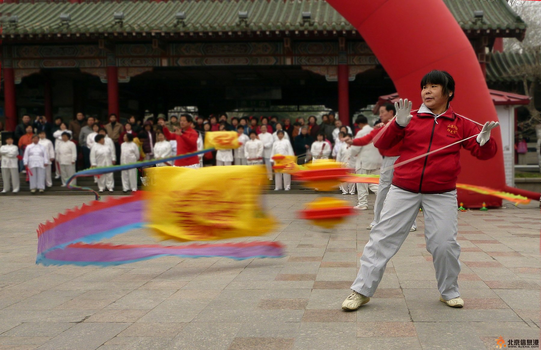 《舞龙》