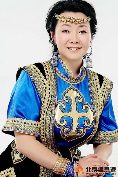 历史转折中的邓小平剧情介绍