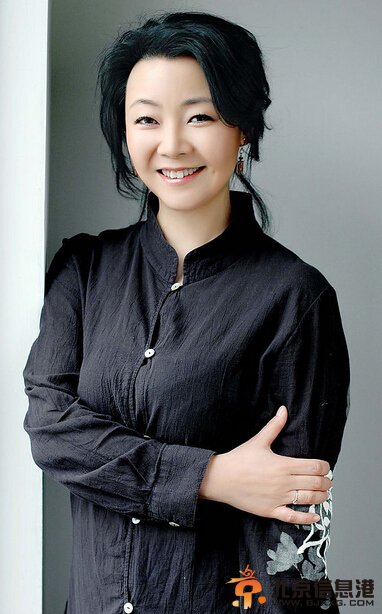 历史转折中的邓小平剧情介绍