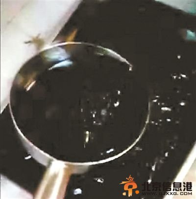 深圳沃尔玛被指用长虫大米做快餐 熟食原料过期