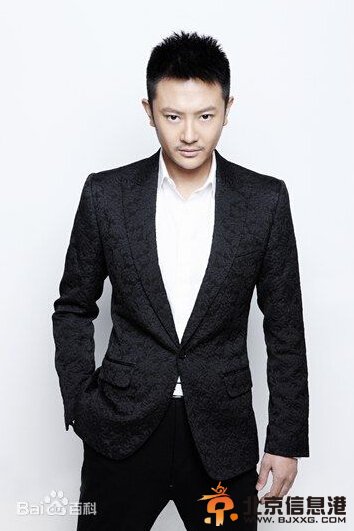 历史转折中的邓小平剧情介绍