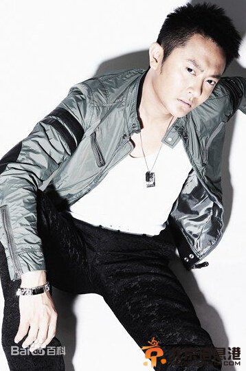 历史转折中的邓小平剧情介绍