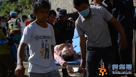 西藏尼木特大车祸44人遇难 数车连环相撞大巴坠下山崖