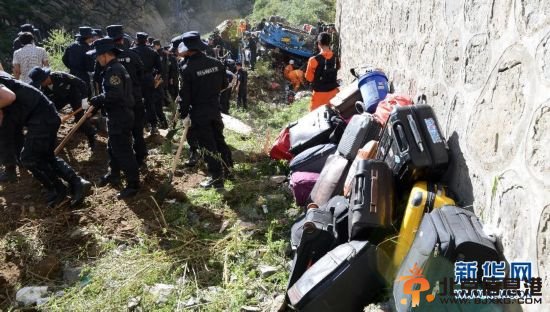 西藏尼木特大车祸44人遇难 数车连环相撞大巴坠下山崖