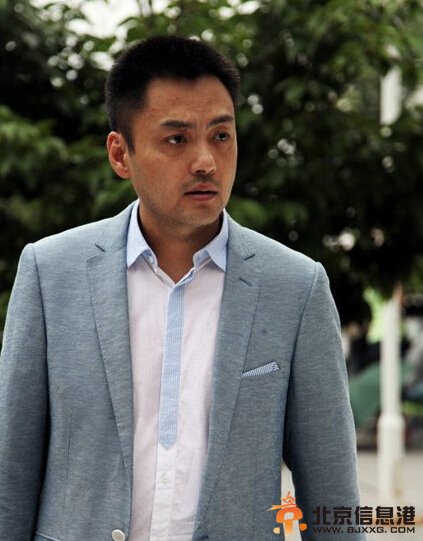 历史转折中的邓小平剧情介绍