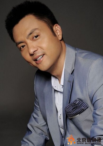 历史转折中的邓小平剧情介绍