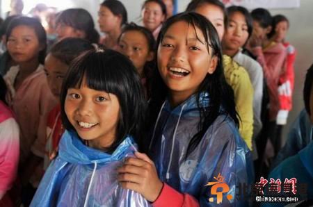 云南鲁甸地震：孩子们的震后第一课 