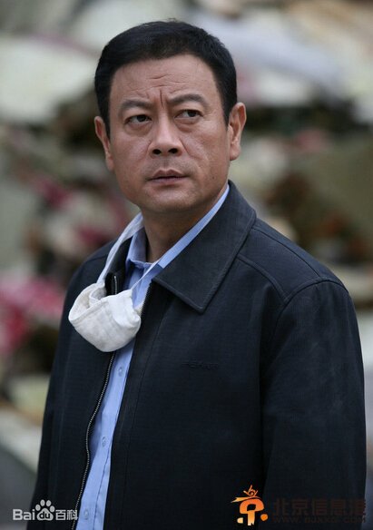 历史转折中的邓小平剧情介绍