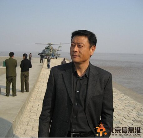 历史转折中的邓小平剧情介绍