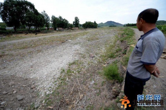 辽宁遭遇60余年来最重旱情 河道滴水不见