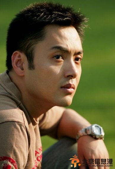 历史转折中的邓小平剧情介绍