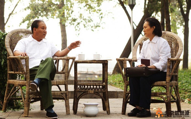 <a href='http://www.bjxxg.cn/news/lishi/' target='_blank'><u>历史</u></a>转折中的邓小平剧情介绍