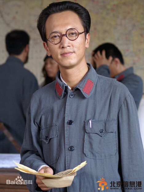 历史转折中的邓小平剧情介绍