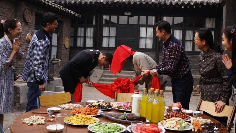 历史转折中的邓小平剧情介绍