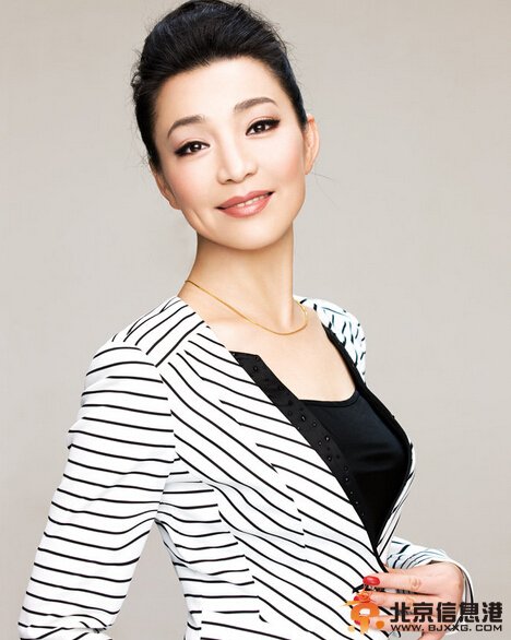 历史转折中的邓小平剧情介绍