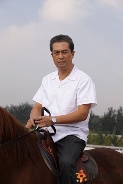 <a href='http://www.bjxxg.cn/news/lishi/' target='_blank'><u>历史</u></a>转折中的邓小平剧情介绍