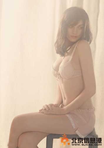 超模闺房裸色大片 朦胧中的欲望