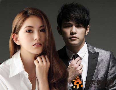 8月12日周杰伦马尔代夫求婚 昆凌收生日礼物落泪