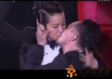 何韵诗出柜是什么意思 何韵诗女友邓九云曝光