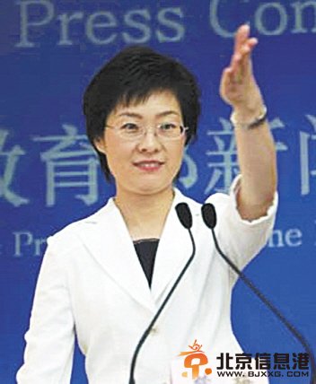 中国海军首位女发言人亮相 盘点我国官方女新闻发言人