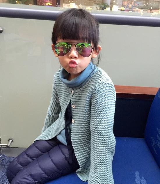 贝儿噘嘴卖萌关心爸爸 陆毅感动要减少工作