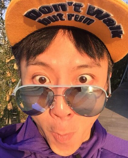 【组图】邓超搞怪九连拍 网友：用了你的照片，屏幕会莫名地变脏