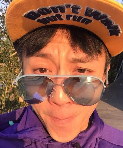 【组图】邓超搞怪九连拍 网友：用了你的照片，屏幕会莫名地变脏