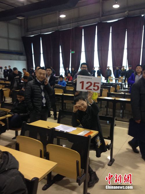 “任性”买家频现 中央级公车拍卖溢价率高引关注