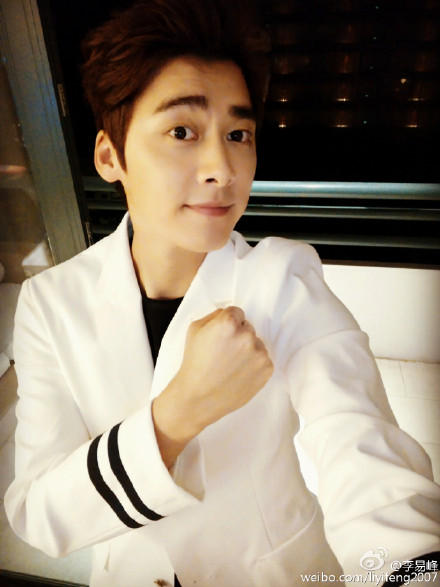 孙俪发佛经李易峰工作狂 <a href='http://www.bjxxg.cn/ent/mingxing/' target='_blank'><u>明星</u></a>辞旧迎新都咋过?