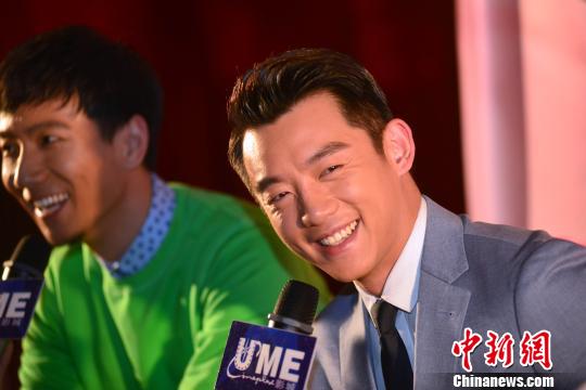 暖男郑凯现身蓉城绝口不提“阑尾”兄弟陈赫