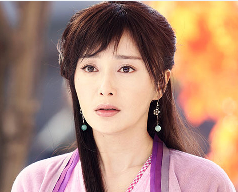 曝秦岚削脸整容 中国<a href='http://www.bjxxg.cn/ent/' target='_blank'><u>娱乐</u></a>界假脸姐妹团都有谁？