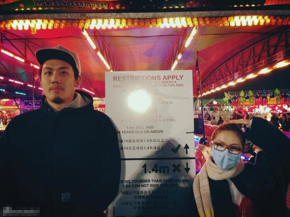 邓紫棋晒游乐场疯玩照 未受林宥嘉影响