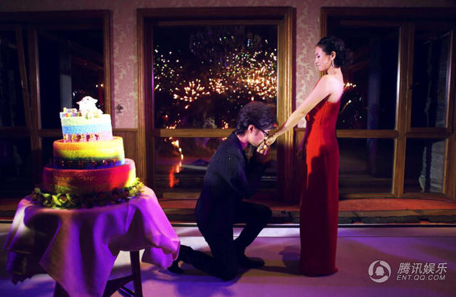 汪峰求婚成功 章子怡激动落泪说出“我愿意”