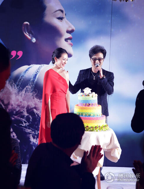 汪峰求婚成功 章子怡激动落泪说出“我愿意”