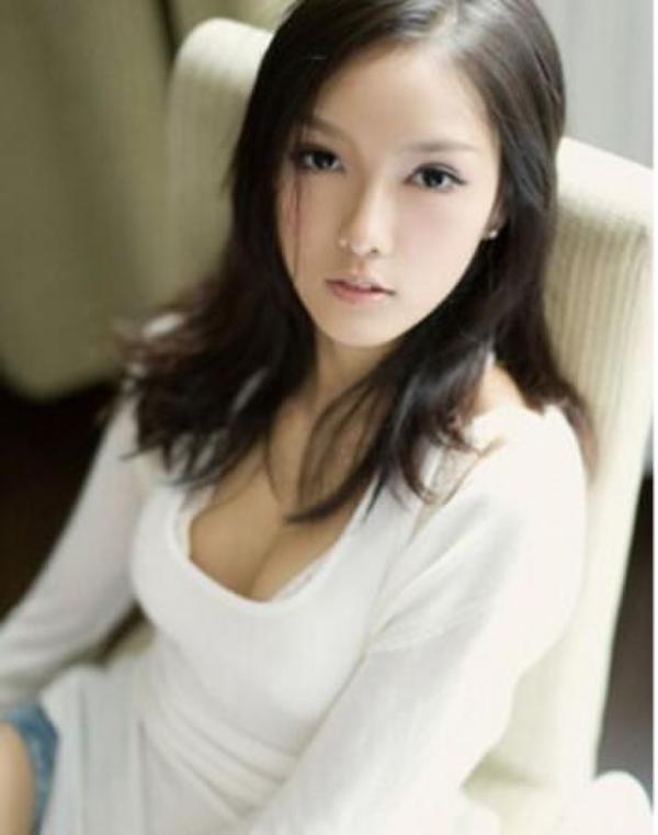 王思聪奢华生活大曝光 “国民老公”身边美女如云【组图】