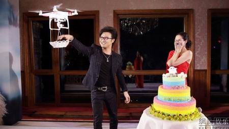【汪峰求婚章子怡】无人机送9克拉钻戒成功求婚章子怡 汪峰求婚章子怡现场大揭秘
