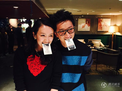 章子怡接受求婚后首露面 与韩庚同庆生笑容灿烂