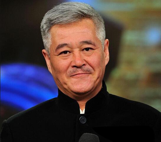 赵本山捐款2000万 白岩松力挺：给社会带来笑声