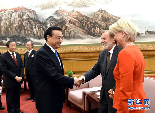 李克强同外国专家举行新春座谈会